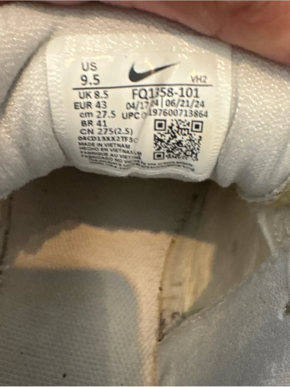 Nike All-White Mesh Running Shoes - Low Top Swoosh